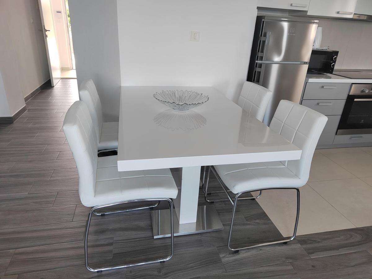 Apartments Poseidon Sreser Bagian luar foto