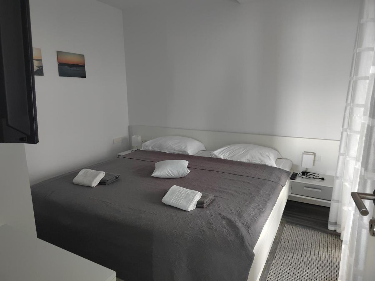 Apartments Poseidon Sreser Bagian luar foto