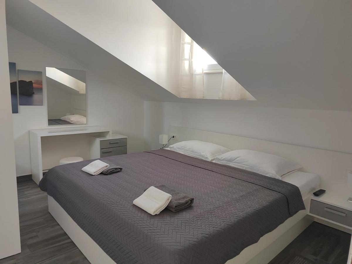 Apartments Poseidon Sreser Bagian luar foto